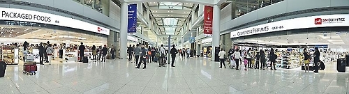 SM면세점 인천공항점 1주년…"첫해 매출 900억 돌파" - 1