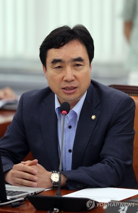 민주 "靑, 만시지탄 교체…게이트 수습용 인선 아닌지 주시" - 1