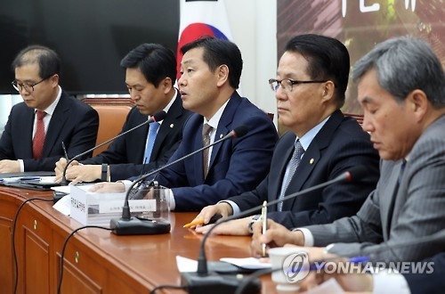 발언하는 국민의당 김관영 탄핵추진단장