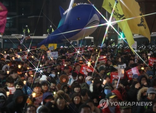 궂은 날씨 속 지방 곳곳 '대통령 하야' 촉구 촛불집회 - 1