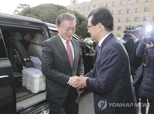 문재인 "반기문, 새누리나 제3지대와 손잡으면 현 정권 연장"(종합) - 2