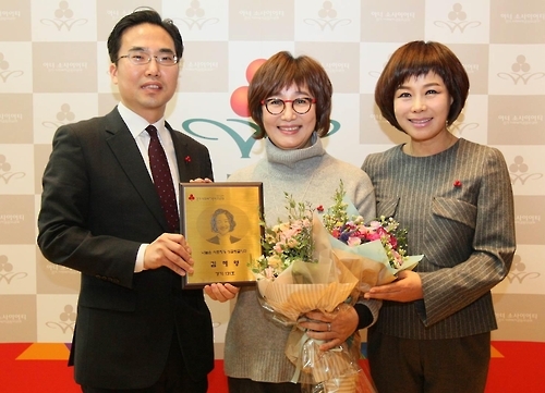 김혜영(가운데), 현숙(오른쪽)
