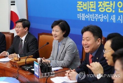 정병국 "구조조정 TF 구성"…추미애 "선거연령 낮추자" - 2