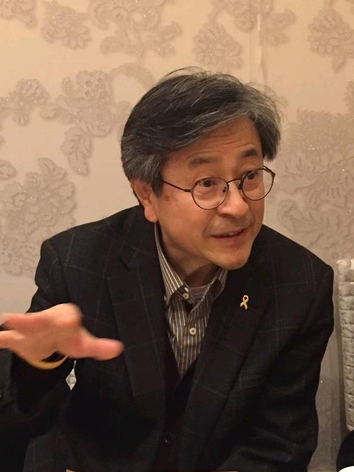 (서울=연합뉴스) 김기훈 기자 = '2017 정의평화기독교대선운동' 상임공동대표인 박득훈 목사가 6일 서울 종로구 효제동에서 기자간담회를 열고 창립 취지와 활동 내용을 설명했다. 2016.2.6.kihun@yna.co.kr
