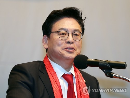정우택, 탄핵前 하야설에 "靑 검토했다고 들어"…靑과 교감한듯(종합) - 1