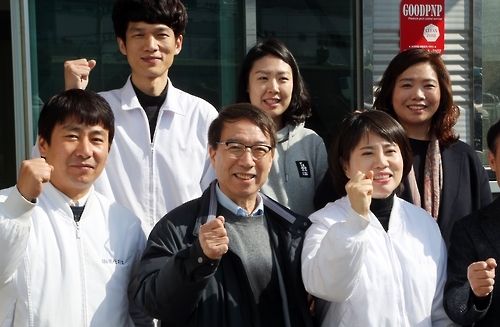 중소기업 찾은 정운찬