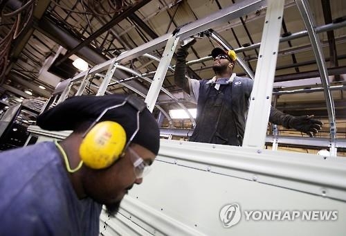 미국 조지아 주의 한 버스 공장 모습 (AP=연합뉴스 자료사진)