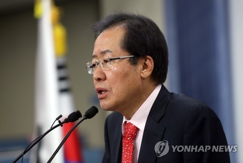 홍준표, 대선가도 두가지 과제는…親朴 안고 '연대'도 이뤄야 - 1