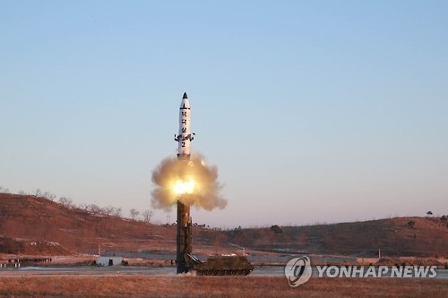 북한이 지난 2월 공개한 북극성 2형 발사 사진
