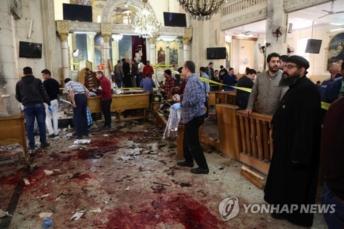 폭탄 공격 받은 이집트 탄타의 콥트 교회 내부 [AFP=연합뉴스]