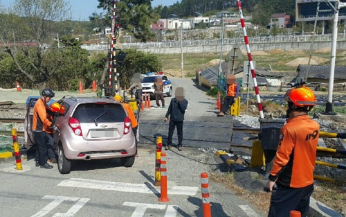 부산 기장군 철도 건널목 차량 사고 현장