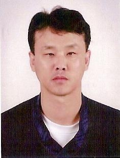 장애학생 교육에 헌신한 공로로 교육부 표창을 받는 박병찬(46.시각장애1급) 강원명진학교 교사
