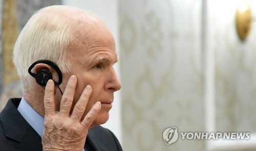 존 매케인 미국 상원 군사위원장
