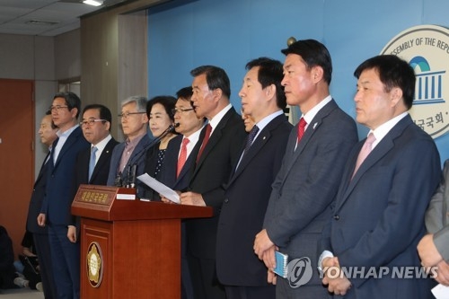 "창당명분 어디에"…탄핵 주도 의원 13명, 한국당에 '원대복귀' - 1