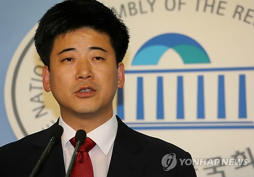 한국당 "文측 불법선거사무소 의혹…선관위 철저조사해야" - 1