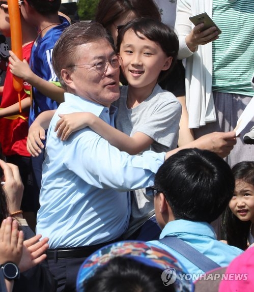 文 "남은기간 무슨 일 생길지 몰라…자만하거나 말실수 안돼" - 1