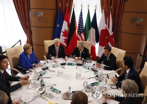 이탈리아에 타오르미나에서 머리를 맞댄 G7 정상들 [AP=연합뉴스] 