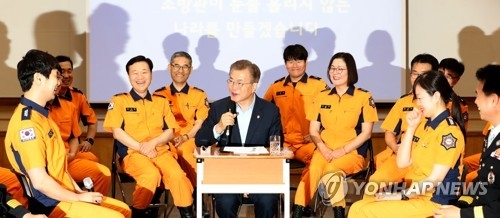 출동 많은데 인력 태부족…소방관들 매주 50시간 '사투'(종합) - 4