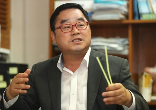 은퇴 후 웃음치료 강사된 윤춘식씨