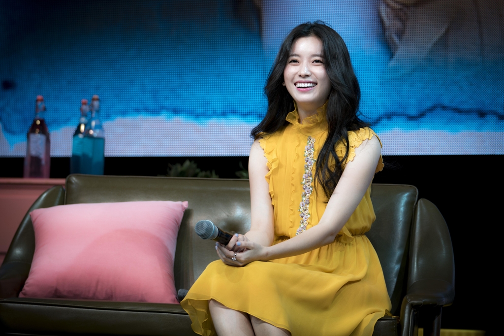 한효주, 6년만에 팬미팅…해외팬들도 함께 해 - 2