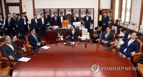 康임명 여파…野의원, 한미정상회담 수행 불발되나 - 2