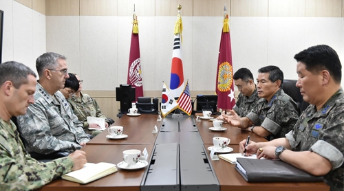 정경두 합참의장 만난 하이튼 미 전략사령관