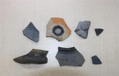부산 동래역사 주변에서 발견된 삼한시대 토기