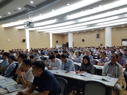 '이젠 태양광 시대'…전북농협 태양광사업 설명회장 북적 - 2