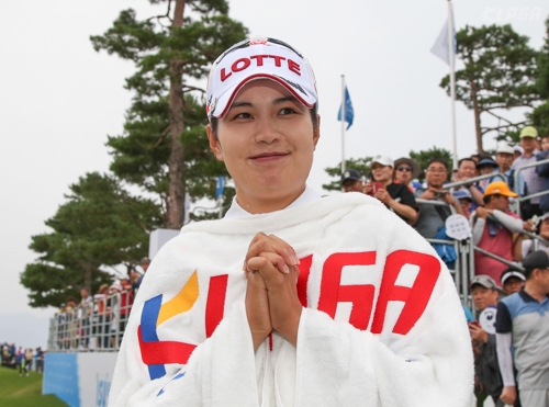 우승이 확정된 뒤 기뻐하는 장수연.(KLPGA 제공)