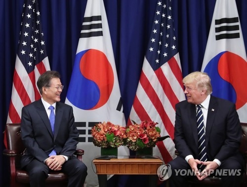 '한-미 정상' 밝은 대화