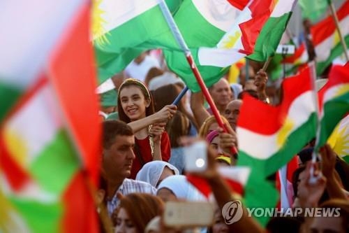 쿠르드자치정부의 독립을 지지하는 집회[AFP=연합뉴스자료사진]
