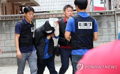 "아빠가 정말 보고싶어요"…피살 인터넷기사 딸 법정 오열(종합) - 1