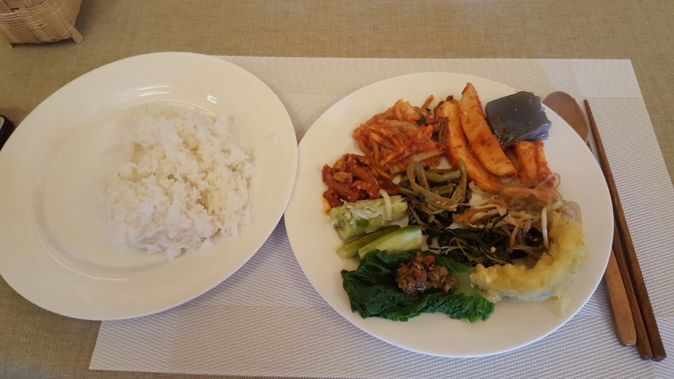 진관사에서 차려낸 점심 공양