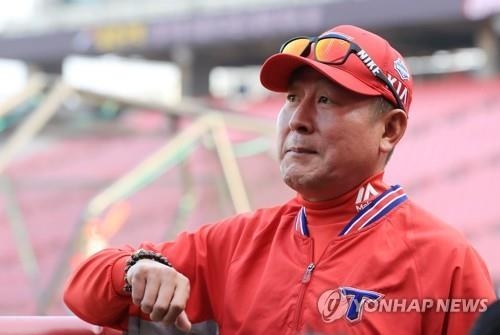 'V11' 준비하는 KIA 타이거즈 김기태 감독