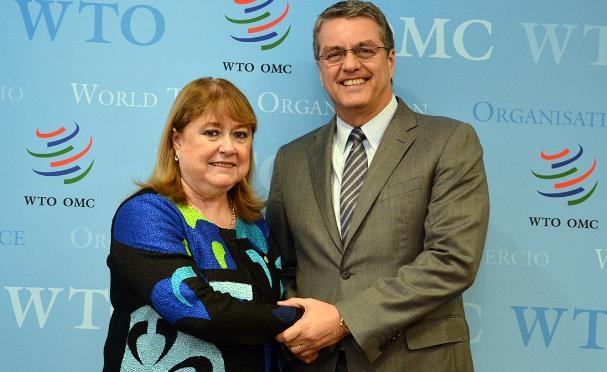 브라질 출신의 호베르투 아제베두 WTO 사무총장(오른쪽)과 수사나 말코라 전 아르헨티나 외교장관 [WTO 웹사이트]