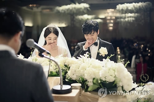 '슈주' 성민, 뮤지컬 배우 김사은과 결혼
