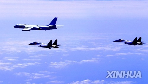 중국 폭격기 대만섬 포위 비행