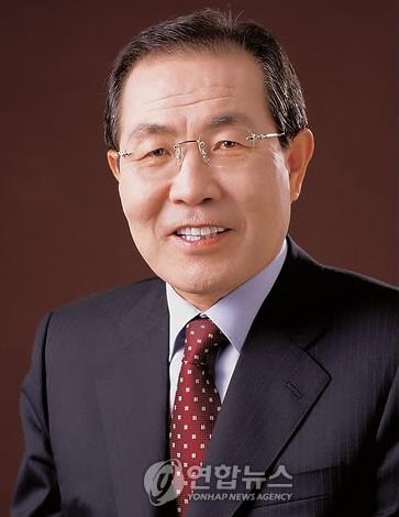 윤동한 한국콜마 사장