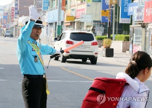 "봉사하면 휴무일 운행"…개인택시 모범운전자 인센티브 시행 - 1