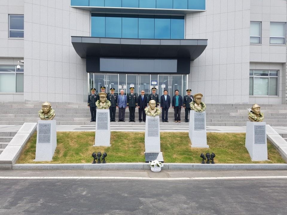 육사 교내 설치된 독립전쟁 영웅 5인의 흉상