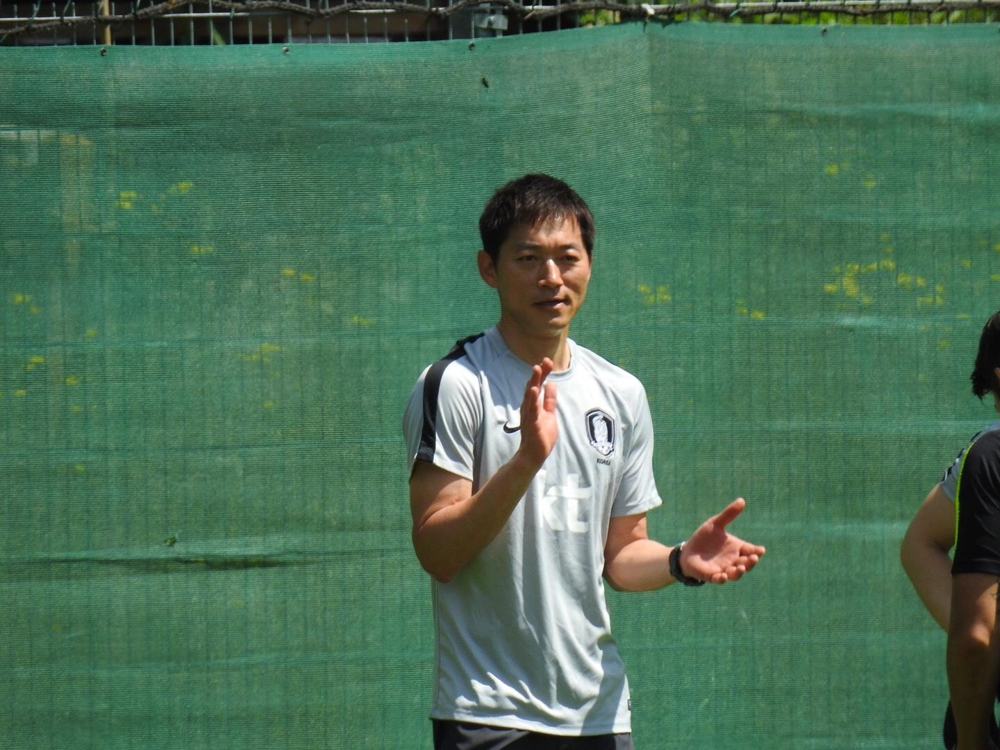 축구대표팀의 김남일 코치