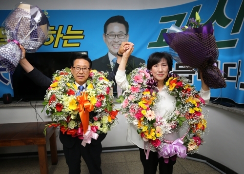 충북 시장·군수 7명중 6명 생환…홍성열·정상혁 3선 성공 - 3