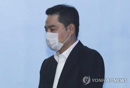 '도도맘 소송취하서 위조' 강용석 법정구속…징역 1년 - 2