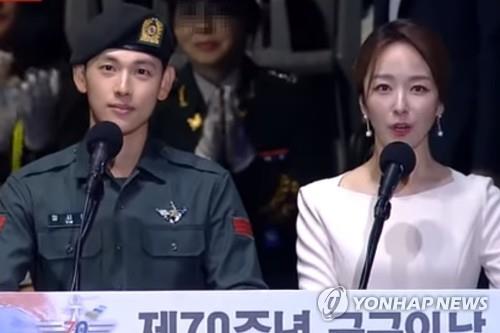 임시완(왼쪽)
