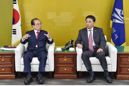 오거돈 부산시장, 김정렬 국토부 2차관 접견