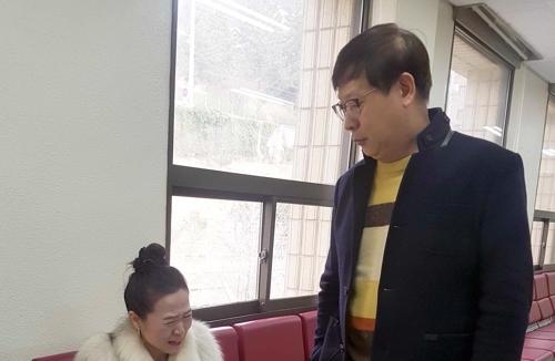 눈물 흘리는 윤창호 부모…엄벌 호소