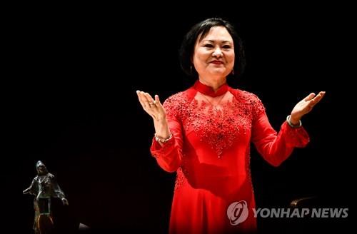 드레스텐 인권평화상 받은 '네이팜탄 소녀' 낌 푹
