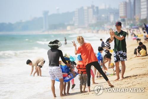 대천해수욕장 찾은 피서객