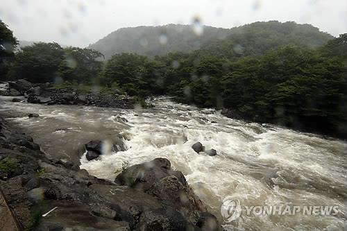 2014년 태풍 나크리 북상으로 한라산에 쏟아진 '물폭탄'