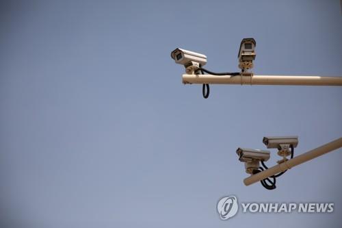 중국 베이징 톈안먼 광장에 설치된 폐쇄회로(CC)TV 카메라 